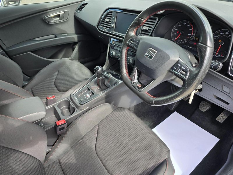 SEAT LEON