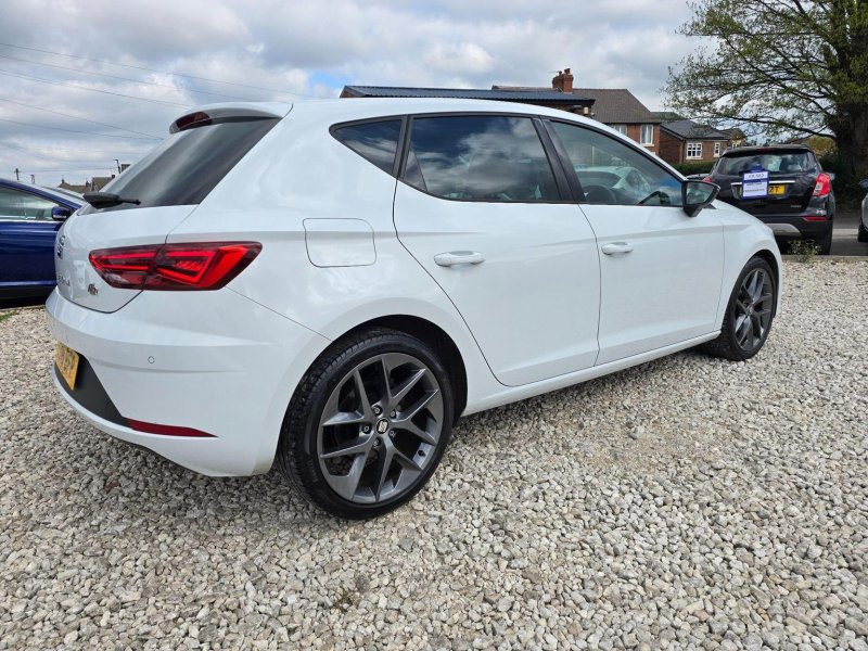 SEAT LEON