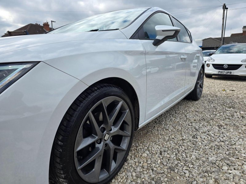 SEAT LEON