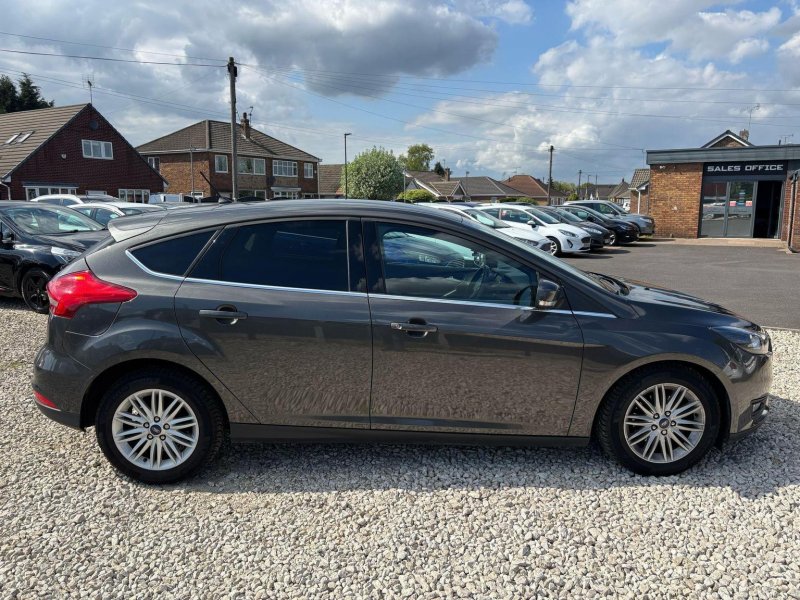 FORD FOCUS