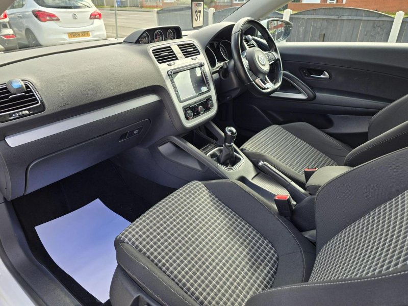 VOLKSWAGEN SCIROCCO