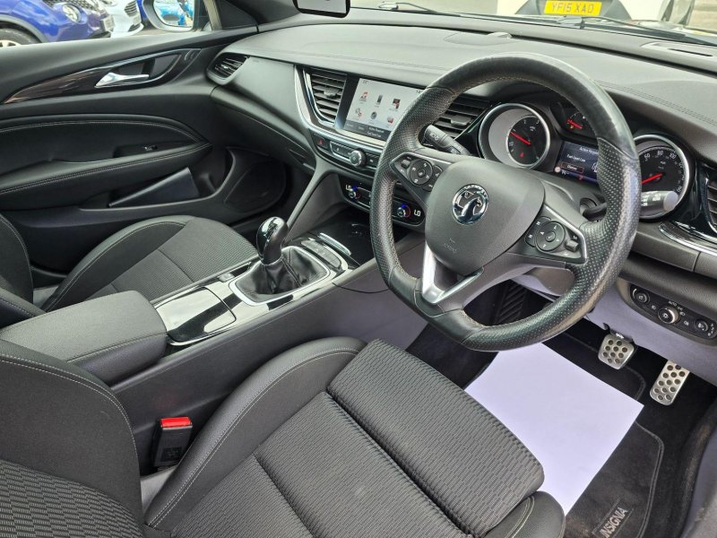 VAUXHALL INSIGNIA