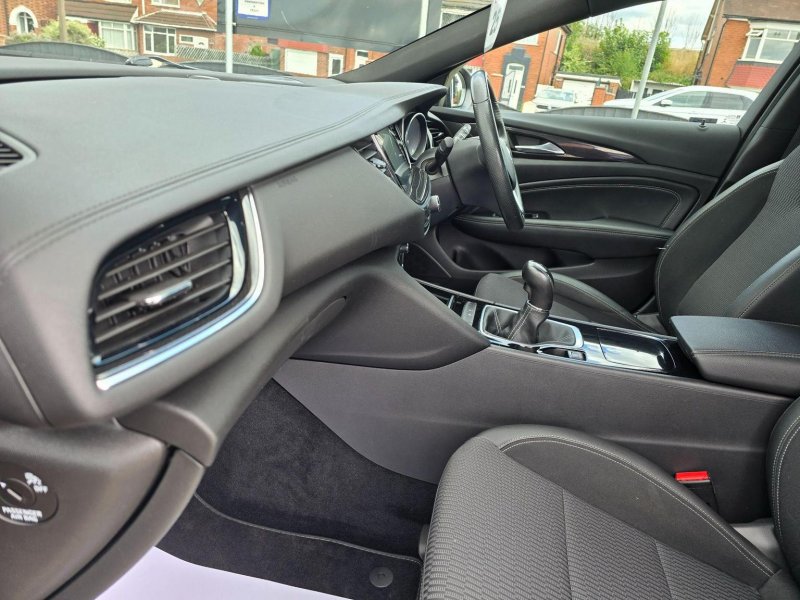 VAUXHALL INSIGNIA