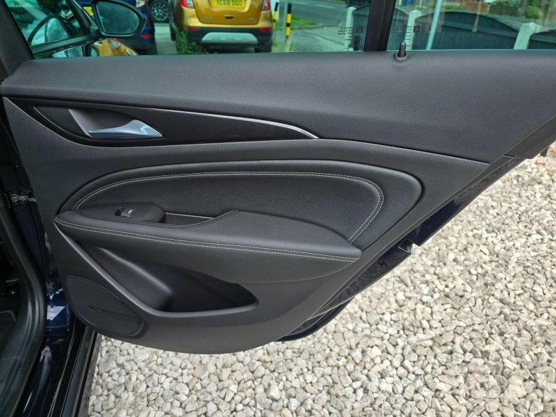 VAUXHALL INSIGNIA